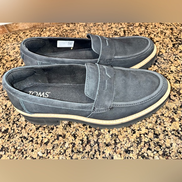 TOMS Cara Loafer - Picture 2 of 6